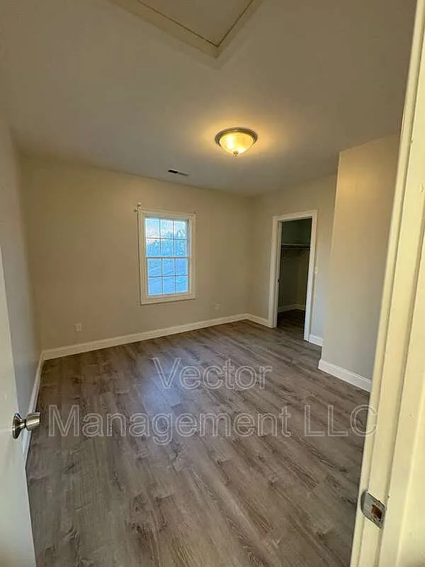 2842 Dixwell Ave — Photo 3