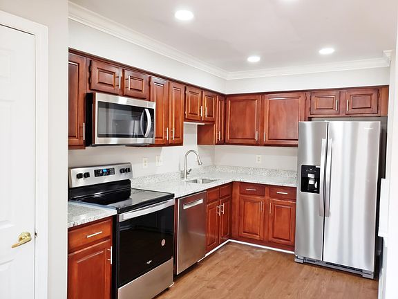 5th image of 9382 Tucker Woods Ct