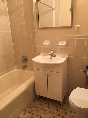 Rented by Kew Forest Realty Inc | media 23