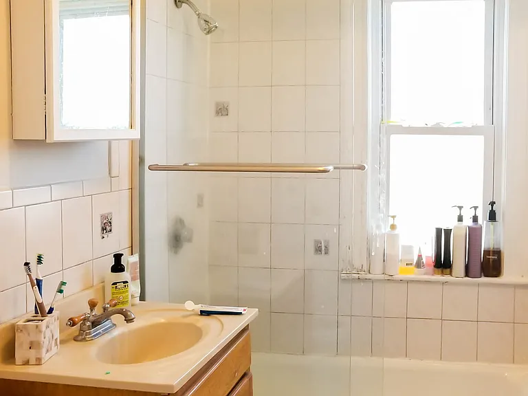 197 College Ave #3 — Photo 2