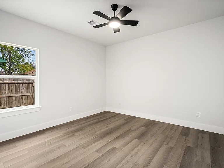 8056 Meadowbrook Dr — Photo 16