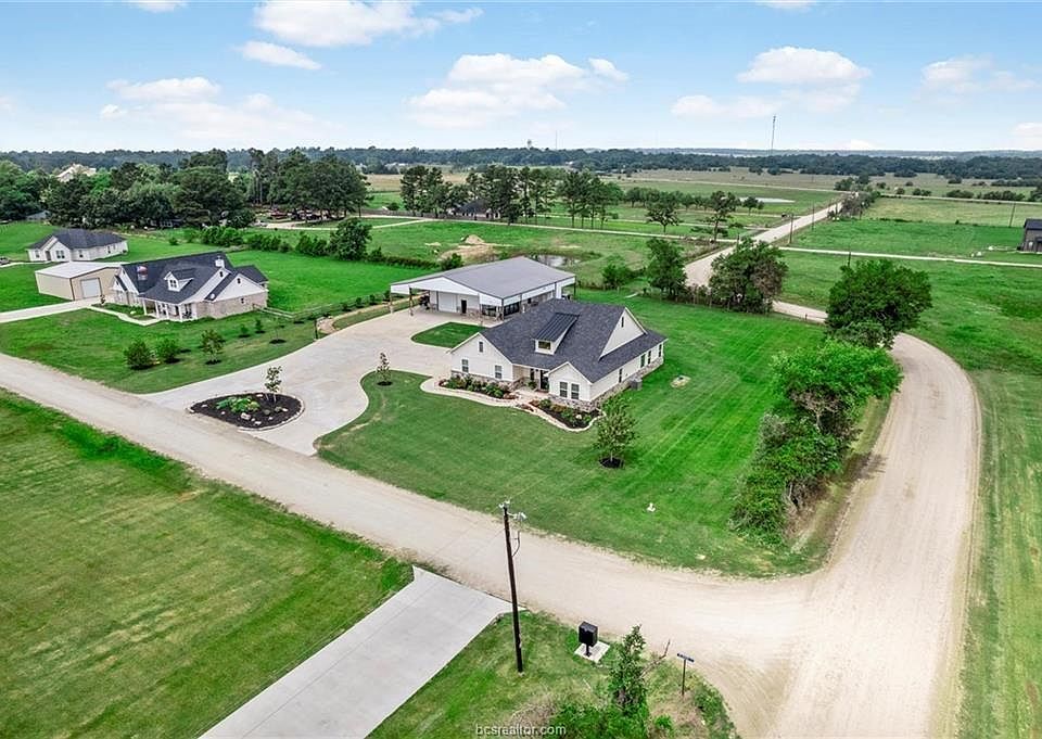 1st image of 914 Axis Ln