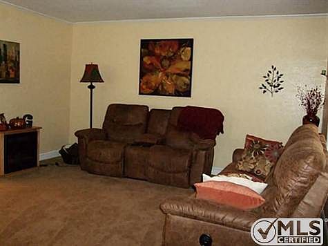 5th image of 2216 Elizabeth Dr