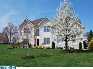709 Willowbend Dr, Blue Bell, PA 19422