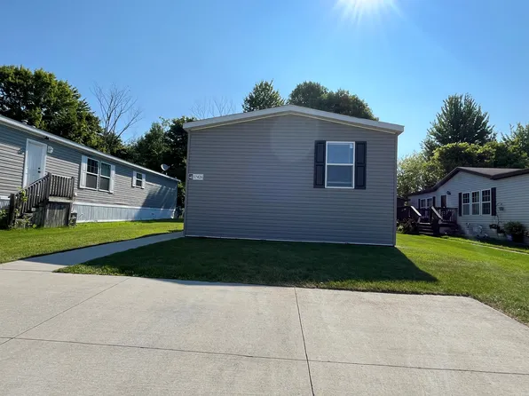 57428 Woodcreek, Lenox, MI 48048