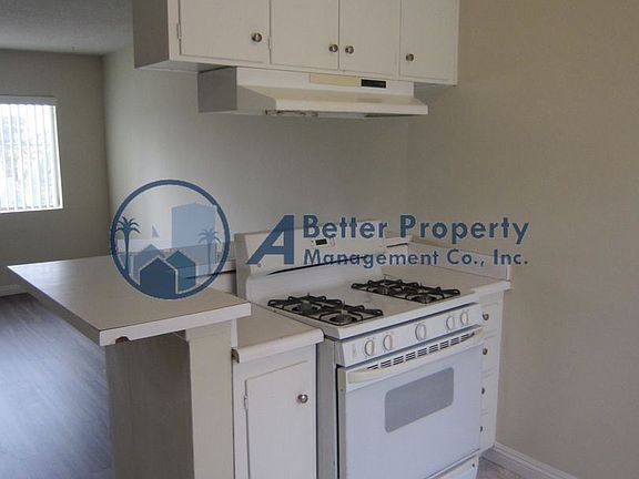 4th image of 1000 E 32nd St APT C