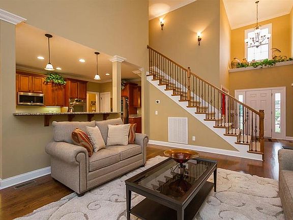 4th image of 4408 Thoroughbred Ln