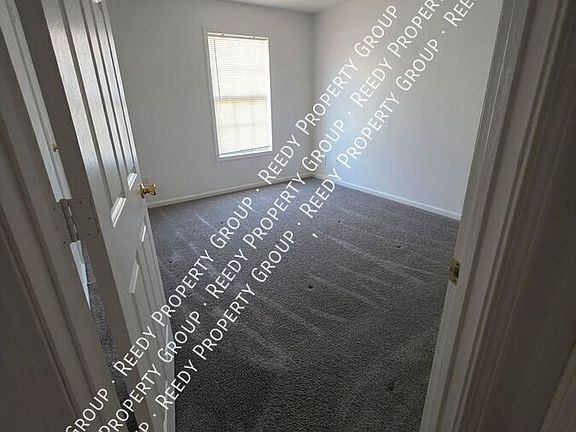 3rd image of 39 Middleton Blvd