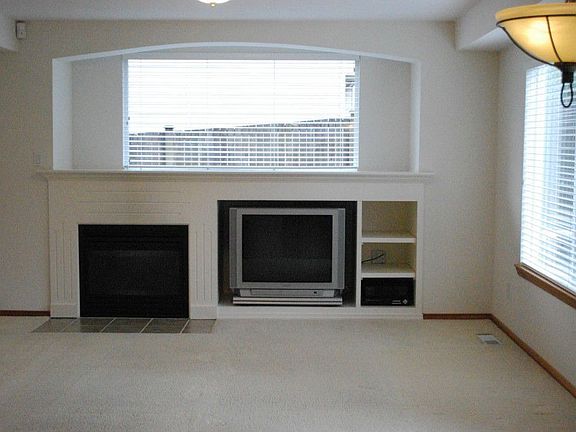 5th image of 3013 124th Ave NE