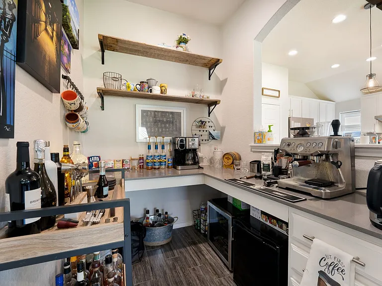 9018 Canopy Bnd — Photo 4