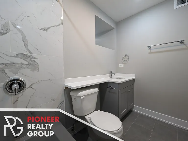 440 W Belden Ave #428-17 — Photo 17