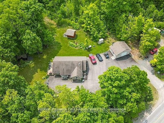 3rd image of 1571 Cordova Rd
