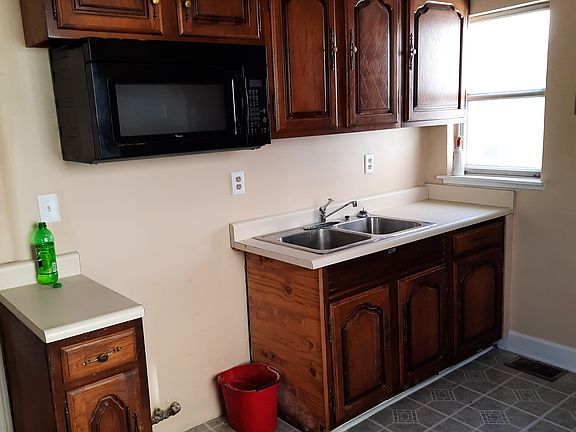 Kitchen space for gas stove