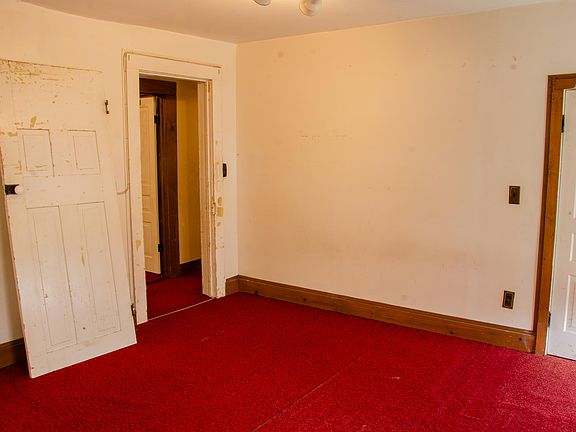 2nd image of 321 S Main St