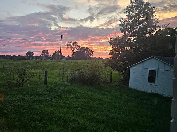 3rd image of 1488 Peaceful Valley Rd