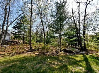 25 Hidden Ln, East Greenwich, RI 02818