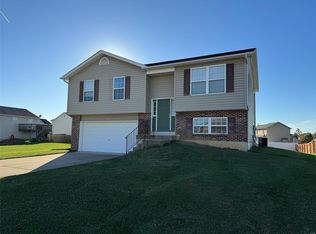 253 Red Leaf Ct, Wright City, MO 63390