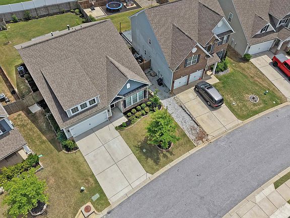 4th image of 406 Raleighwood Ln
