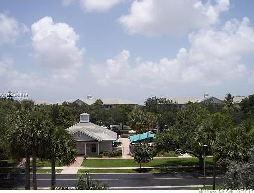 2nd image of 1516 Whitehall Dr APT 406