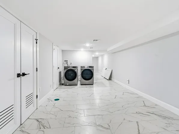 865 Summit Avenue image 30 of 38