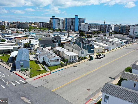 2nd image of 120 133rd St