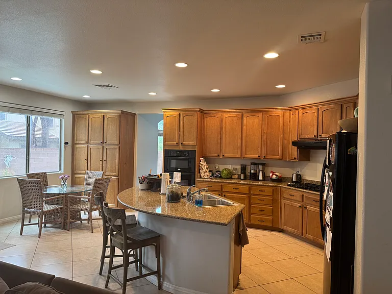 3913 Lower Saxon Ave — Photo 10