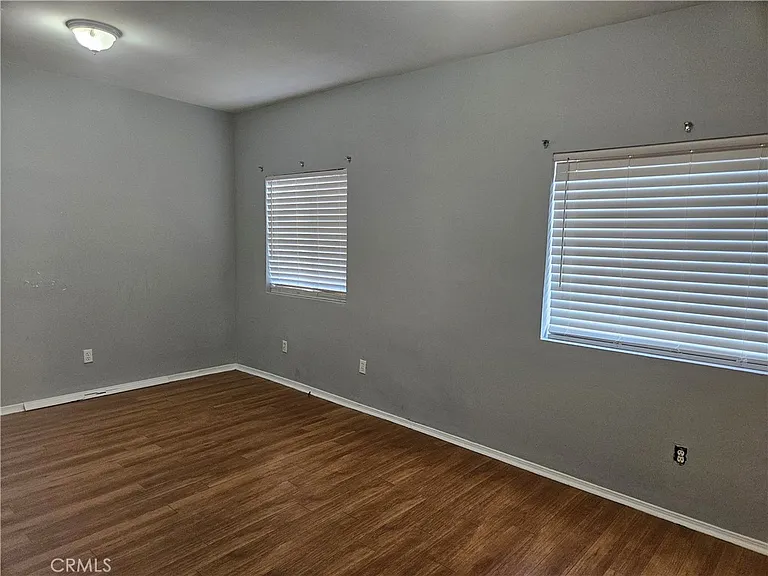 964 Cypress Ave — Photo 8