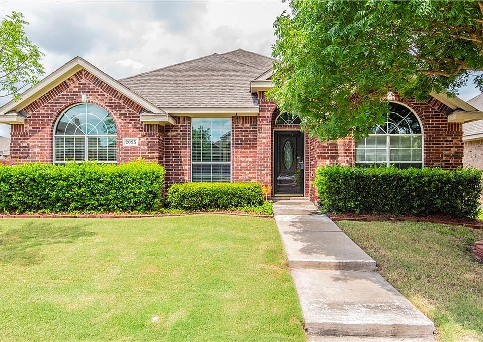 1st image of 2025 Gardenridge Dr