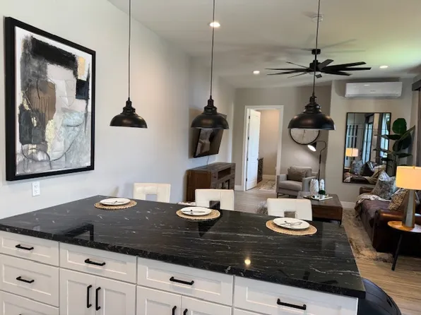 1312 N 67th St, Mesa, AZ 85205