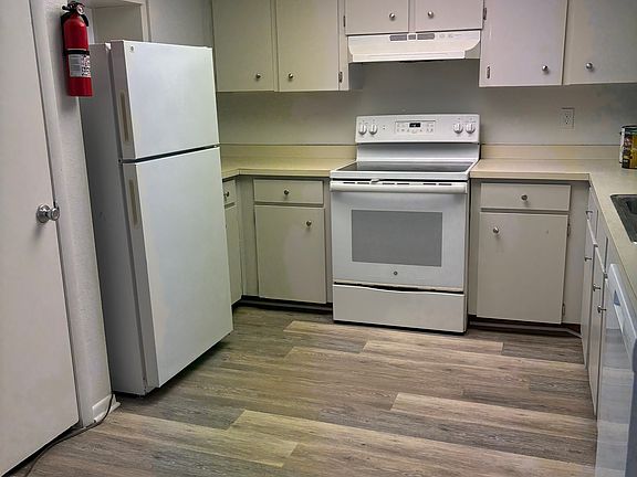 4th image of 213 McKay Dr #D