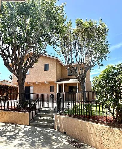 1009 E Haley St Photo 1