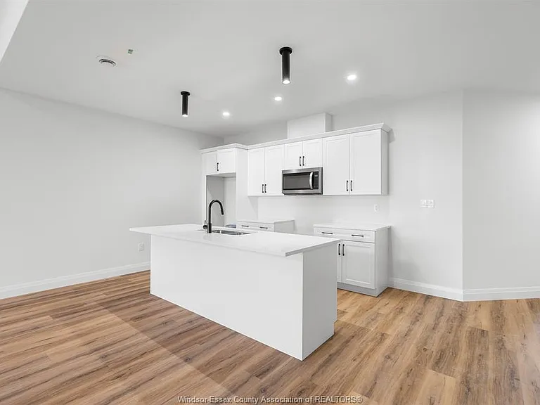 154 McLellan Ave #A — Photo 7