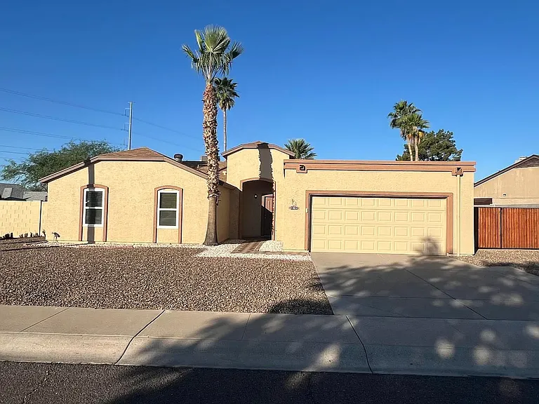 1321 E Morrow Dr — Photo 3
