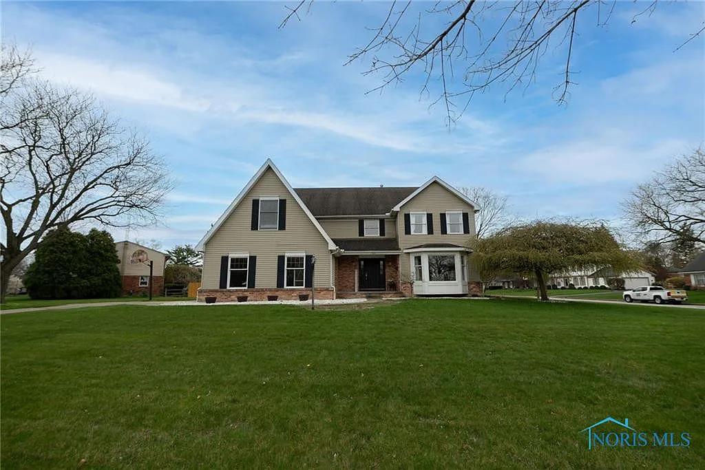 729 Grand Valley Dr photo 1