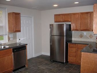 3rd image of 1606 W Willow Run Dr