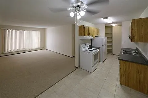 1 bed, 1.0 bath, 689 sqft, $1,100 — Photo 4
