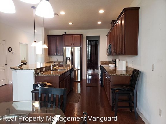 3rd image of 3300 McCormick Woods Dr