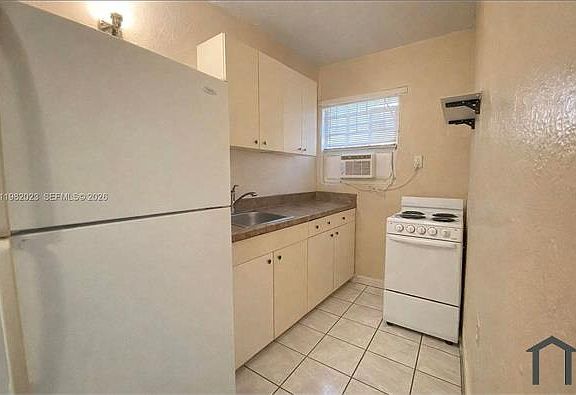 3rd image of 520 SW 6th Ave #B