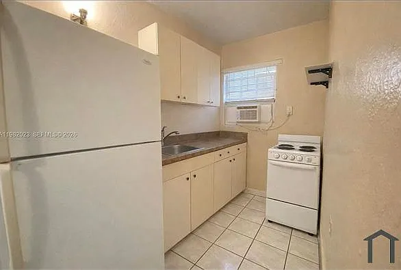520 SW 6th Ave #B — Photo 3
