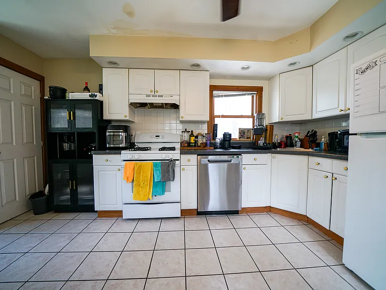 357 Columbia St #2 — Photo 5