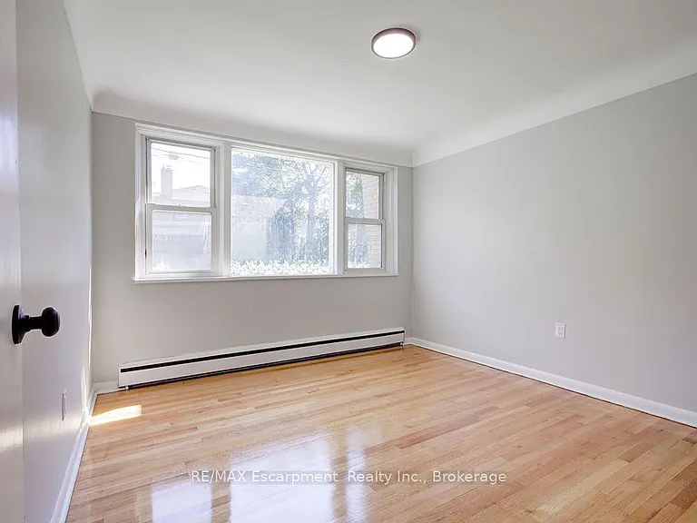 830 Robinson St #102 — Photo 18