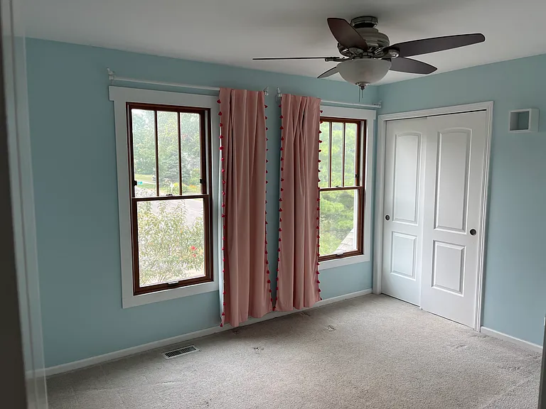 889 E Stonebridge Ct — Photo 16