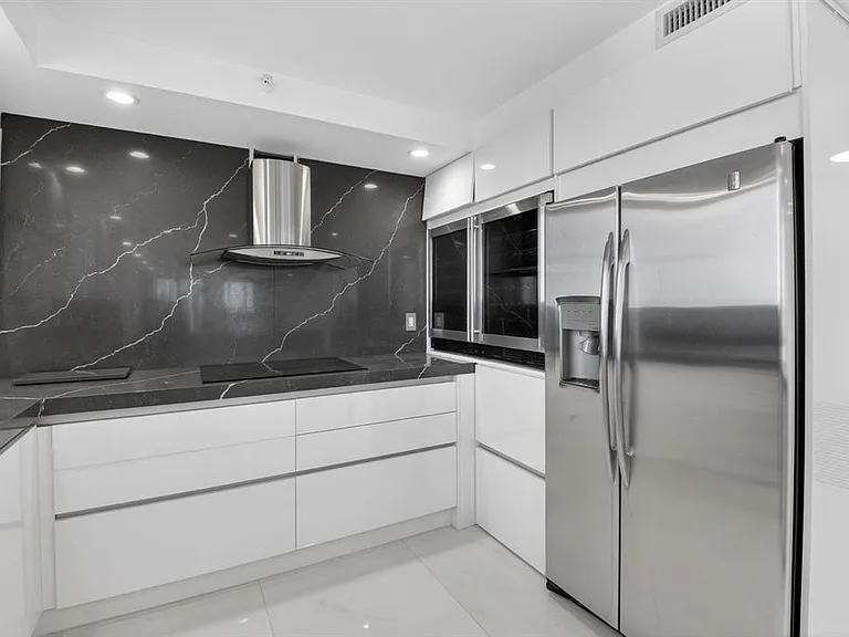 3420 S Ocean Blvd #PHT — Photo 7