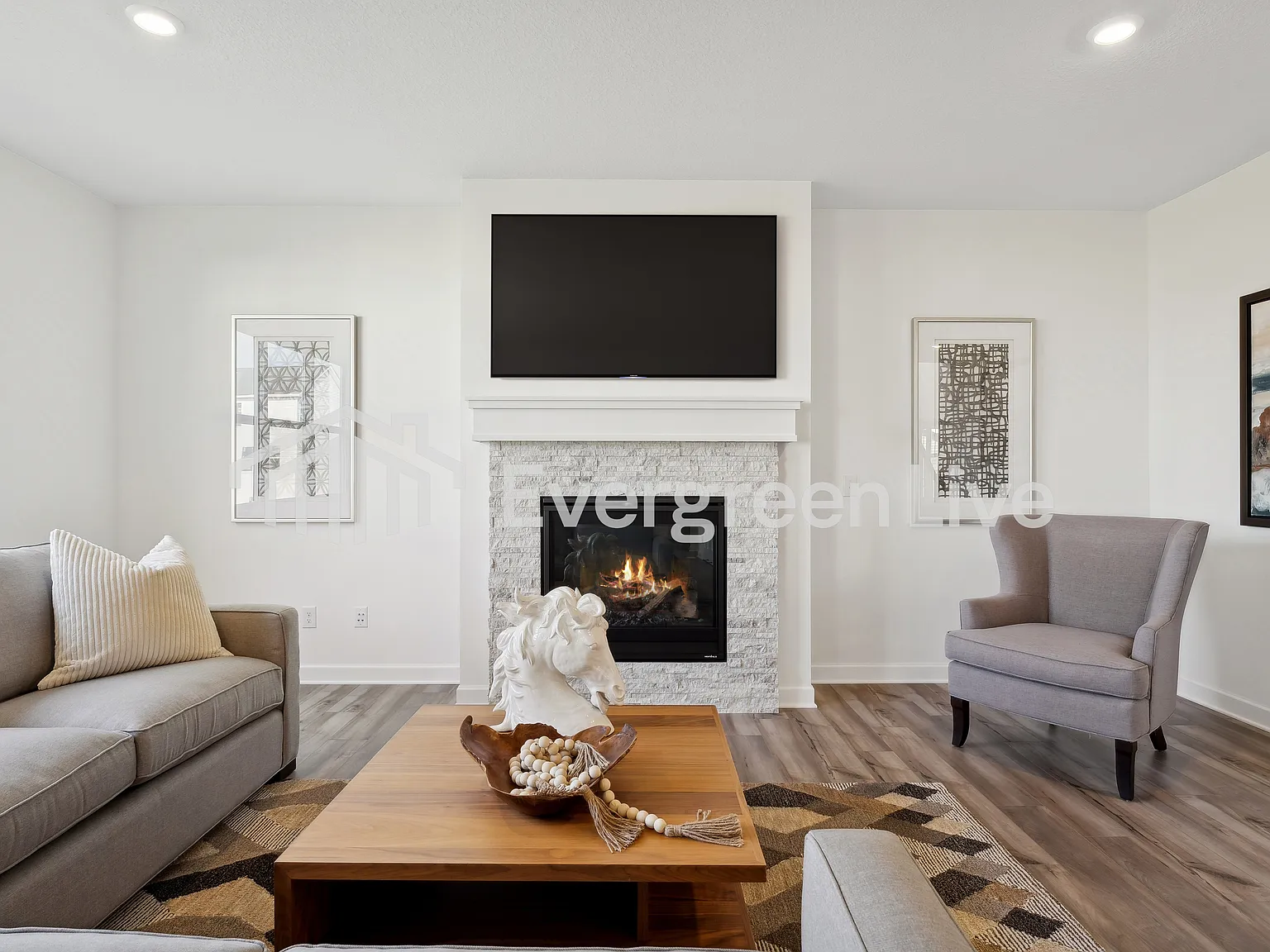 4 bed, 2.5 bath, 2439 sqft, $2,725 — Photo 4