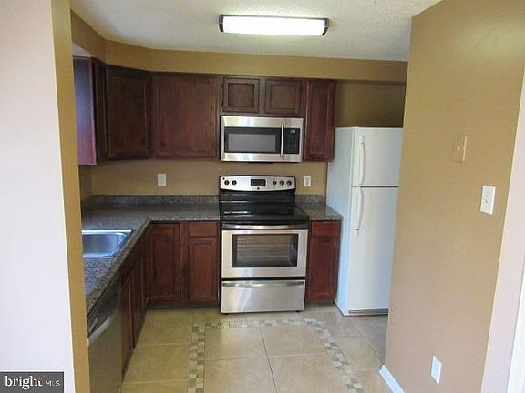 3rd image of 1719 Jacobs Meadow Dr