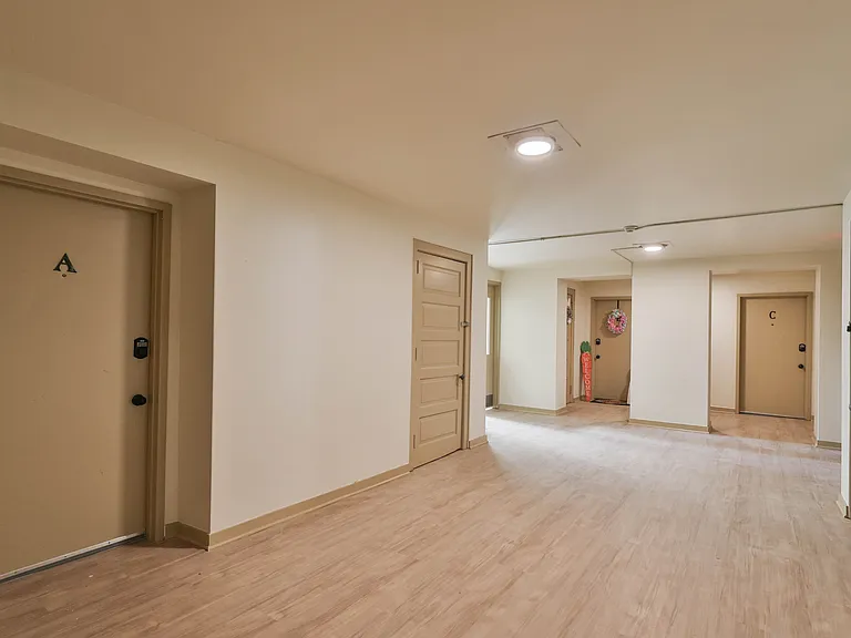 215 E High St #D — Photo 10