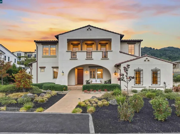 26 Coffee Berry Ln, Orinda, CA 94563