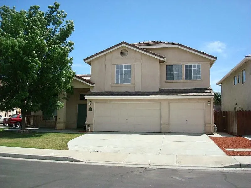 863 Kathy Ct photo 1