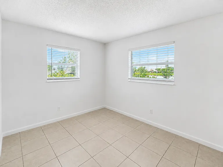 5875 SW 41st St — Photo 10