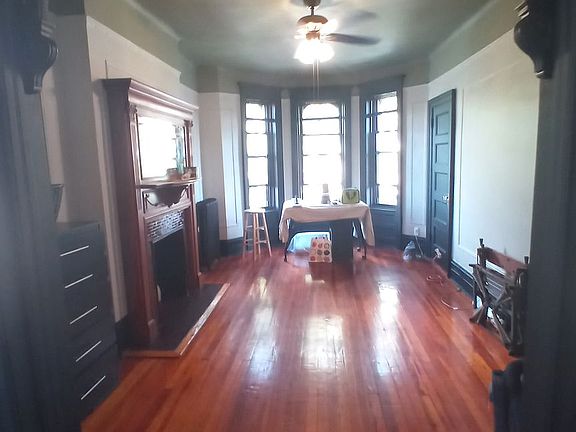3rd image of 753 Beck St Floor 2